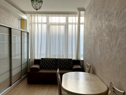 квартира за адресою Академіка Єфремова вул. (Командарма Уборевича), 8-А