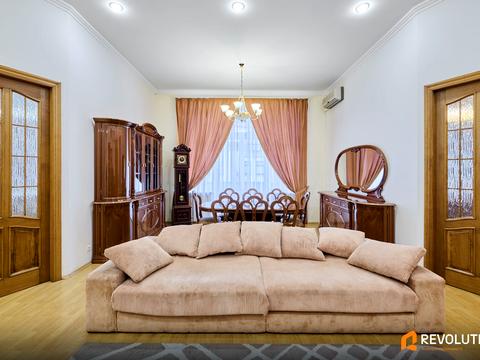 квартира за адресою Євгена Чикаленка вул. (Пушкінська), 7