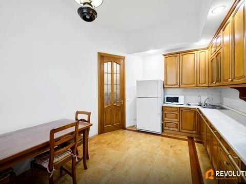 квартира за адресою Євгена Чикаленка вул. (Пушкінська), 7