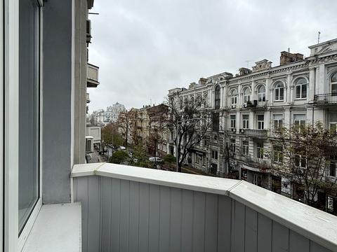 квартира за адресою Євгена Чикаленка вул. (Пушкінська), 7