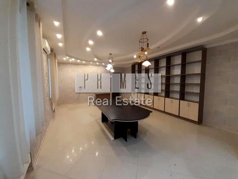 комерційна за адресою Костельна вул., 10