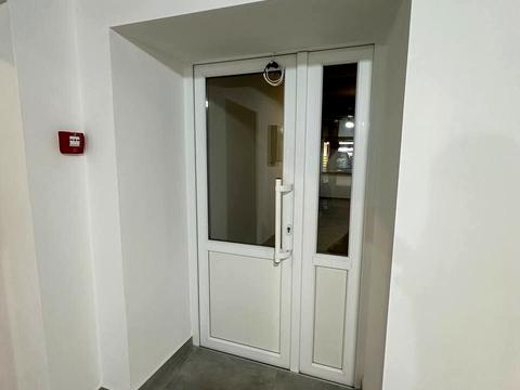 комерційна за адресою Андрія Мельника вул., 10