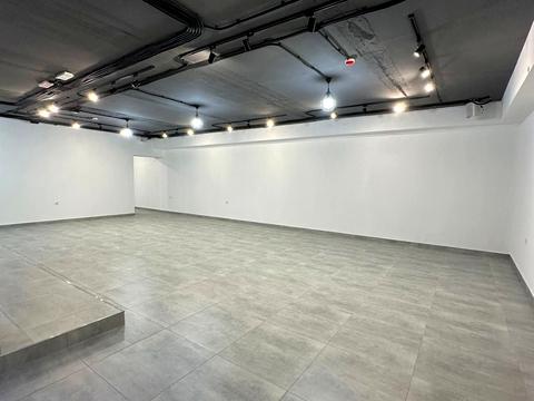 комерційна за адресою Андрія Мельника вул., 10