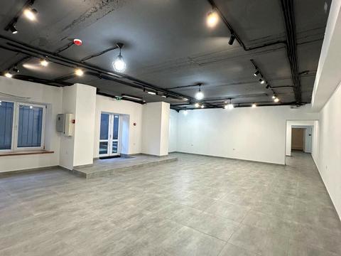 комерційна за адресою Андрія Мельника вул., 10