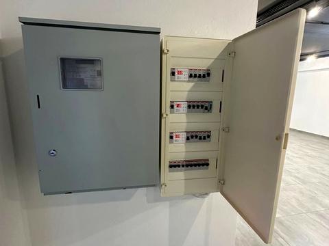 комерційна за адресою Андрія Мельника вул., 10