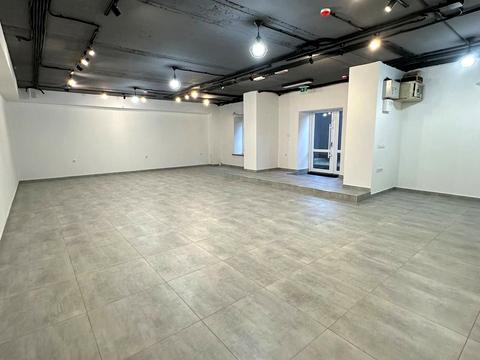 комерційна за адресою Андрія Мельника вул., 10