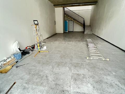 комерційна за адресою Володимира Івасюка вул., 19