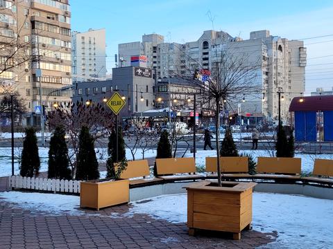 комерційна за адресою Драгоманова вул., 44-А