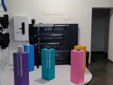 комерційна за адресою Драгоманова вул., 44-А