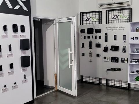 комерційна за адресою Драгоманова вул., 44-А