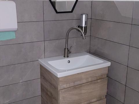 комерційна за адресою Драгоманова вул., 44-А