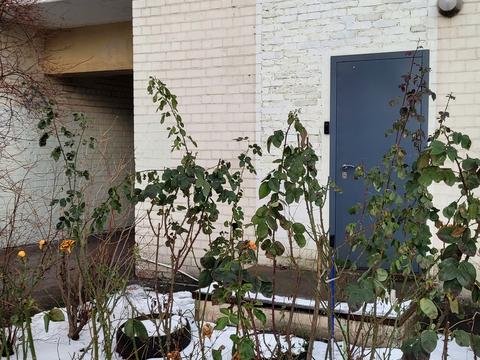 комерційна за адресою Драгоманова вул., 44-А