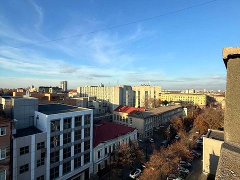 комерційна за адресою Воскресенська вул. (Леніна), 17