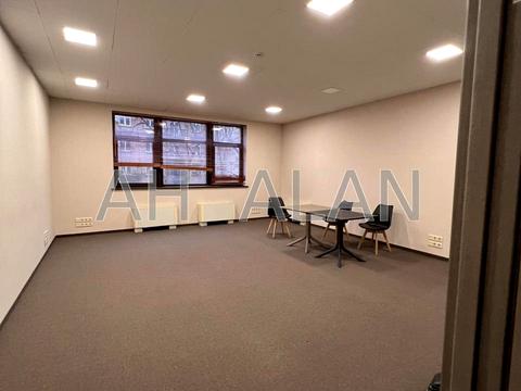 комерційна за адресою Ярославів Вал вул., 23