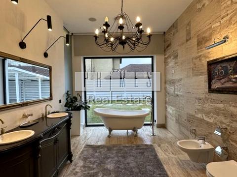 будинок за адресою Квітнева вул.