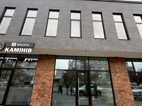 комерційна за адресою Володимира Івасюка вул., 19