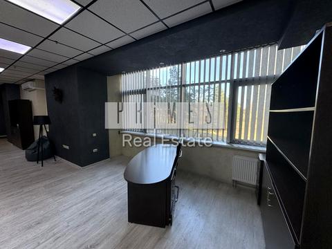 комерційна за адресою Київ, Дарницький бульв., 8-В