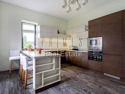 будинок за адресою Святкова вул.