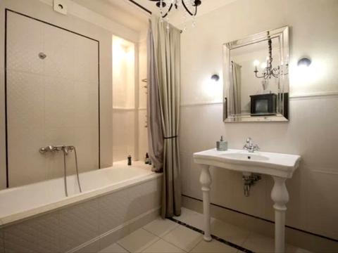 квартира за адресою Дніпровська набережна вул., 1