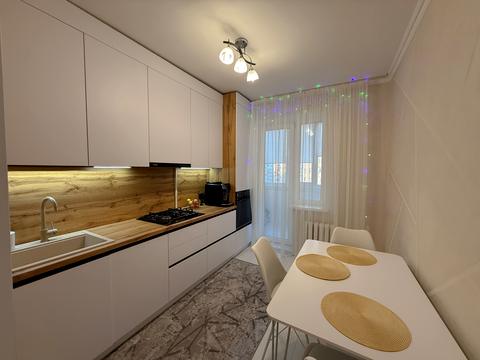 квартира за адресою Євгена Коновальця вул., 10