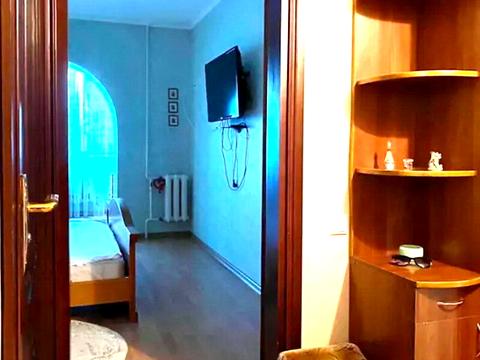 квартира за адресою Академіка Грушевського вул., 38