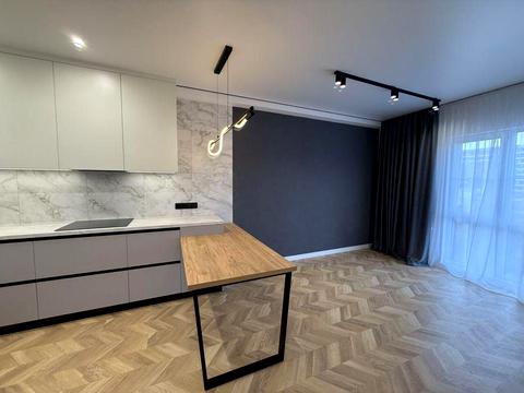 квартира за адресою Михайла Максимовича вул. (Онуфрія Трутенка), 28-Б