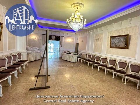 комерційна за адресою Руська вул., 242