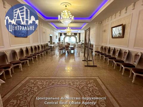 комерційна за адресою Руська вул., 242
