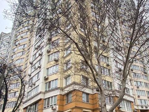 комерційна за адресою Незалежності вул., 11/1