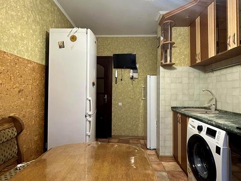 квартира за адресою Академіка Грушевського вул., 38