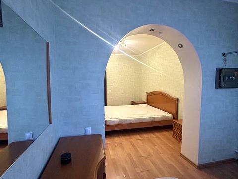 квартира за адресою Академіка Грушевського вул., 38