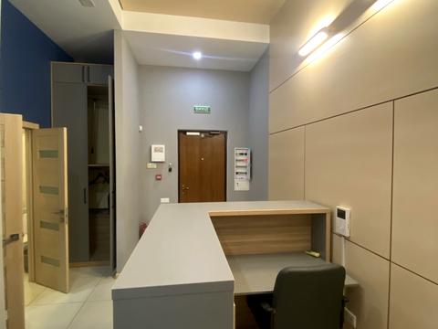 комерційна за адресою Незалежності вул., 11/1