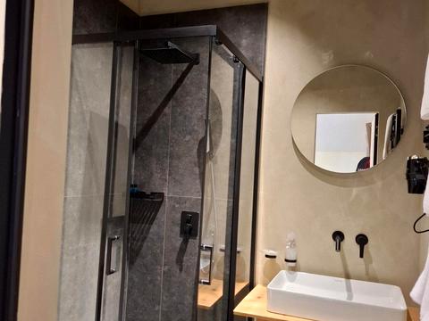 коммерческая по адресу Карпатська, 9