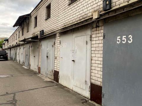 паркомісце за адресою Березняківська вул., 25