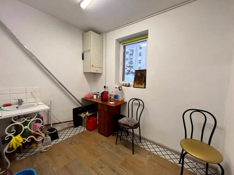 комерційна за адресою Джона Ленона вул., 37