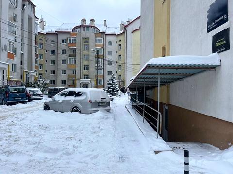 комерційна за адресою Львів, Джона Ленона вул., 35