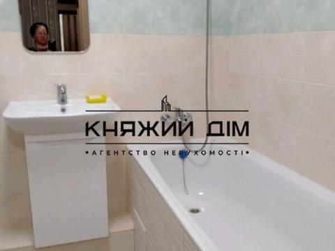 квартира за адресою Василя Симоненка вул., 105