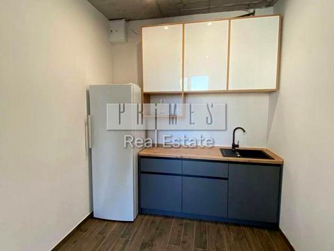 комерційна за адресою Київ, Межигірська вул., 87а