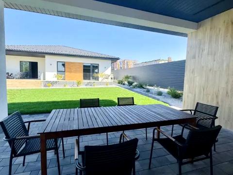 дом по адресу Зоряна