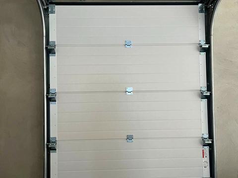 комерційна за адресою Інститутська вул., 5