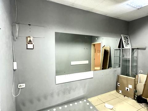 комерційна за адресою Покровська вул., 82