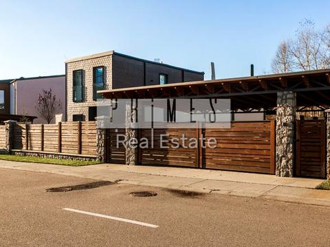 дом по адресу Февральская ул.