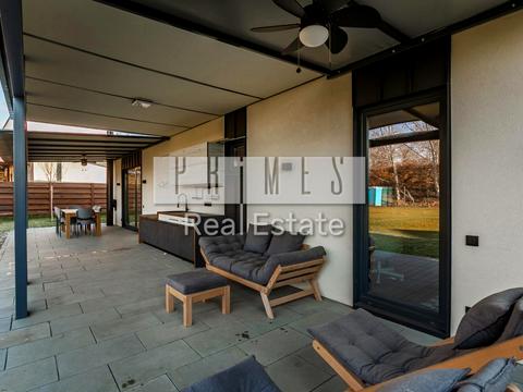 дом по адресу Февральская ул.