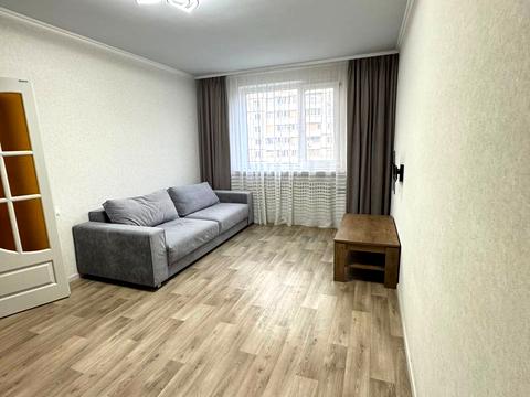 квартира по адресу Метростроителей ул., 42