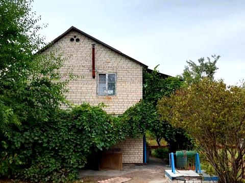 будинок за адресою Центральна, 1