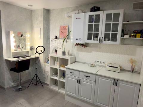 комерційна за адресою с. Святопетрівське, Лесі Українки бульв., 18-В