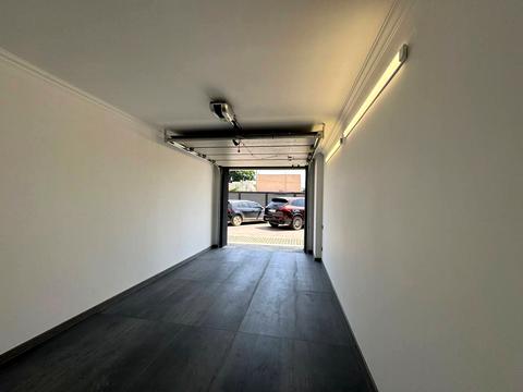 паркоместо по адресу Юліана Пелеша ул., 3