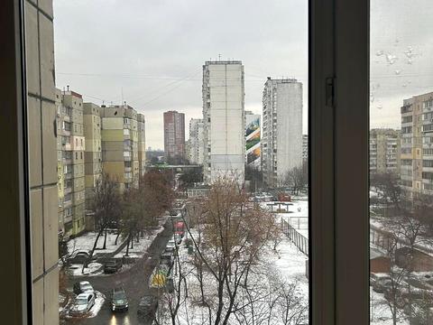 квартира за адресою Ревуцького вул., 25