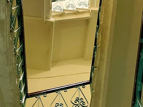 коммерческая по адресу Лисенка ул., 1