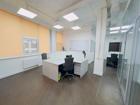 комерційна за адресою Євгена Коновальця вул. (Щорса), 44Б